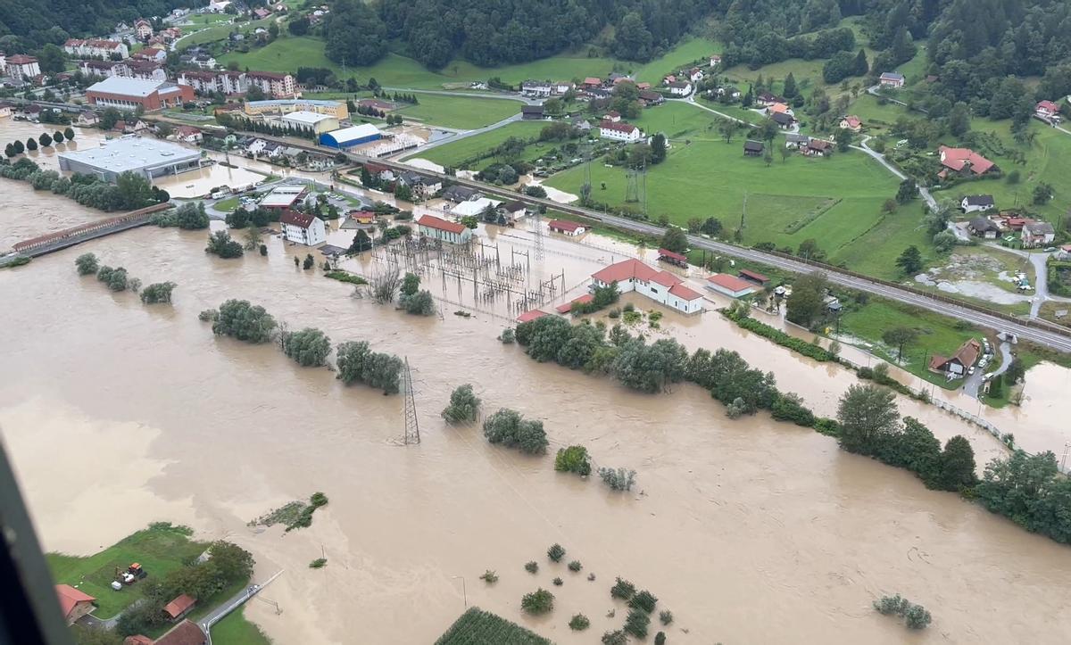 Devastadoras inundaciones en Eslovenia; 6 países de la UE ofrecen ayuda.